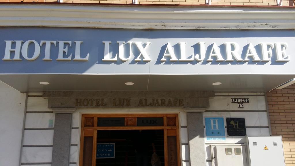 מאיירנה דל אלחראפה Hotel Lux Aljarafe מראה חיצוני תמונה