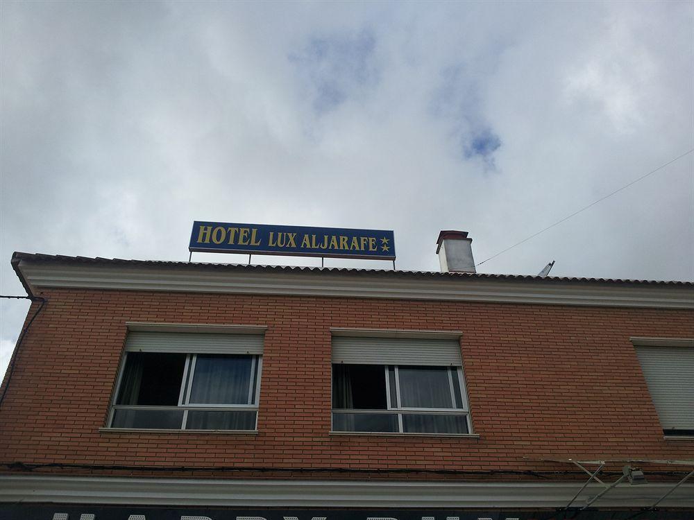 מאיירנה דל אלחראפה Hotel Lux Aljarafe מראה חיצוני תמונה