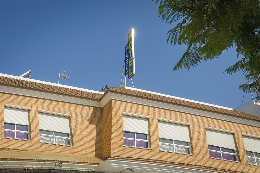 מאיירנה דל אלחראפה Hotel Lux Aljarafe מראה חיצוני תמונה