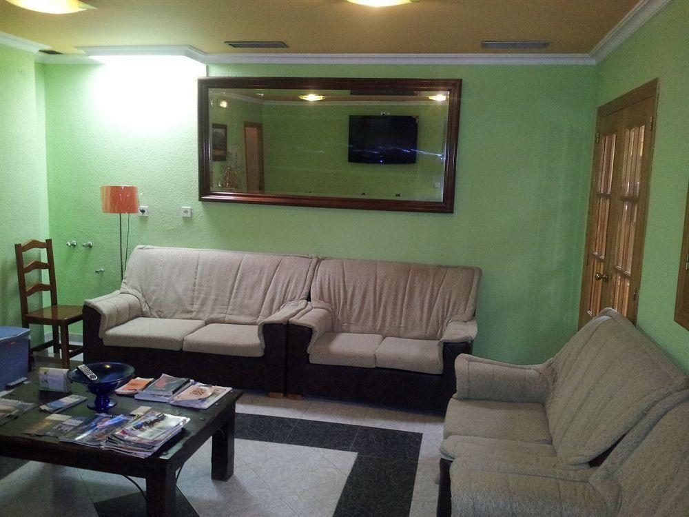 מאיירנה דל אלחראפה Hotel Lux Aljarafe מראה חיצוני תמונה