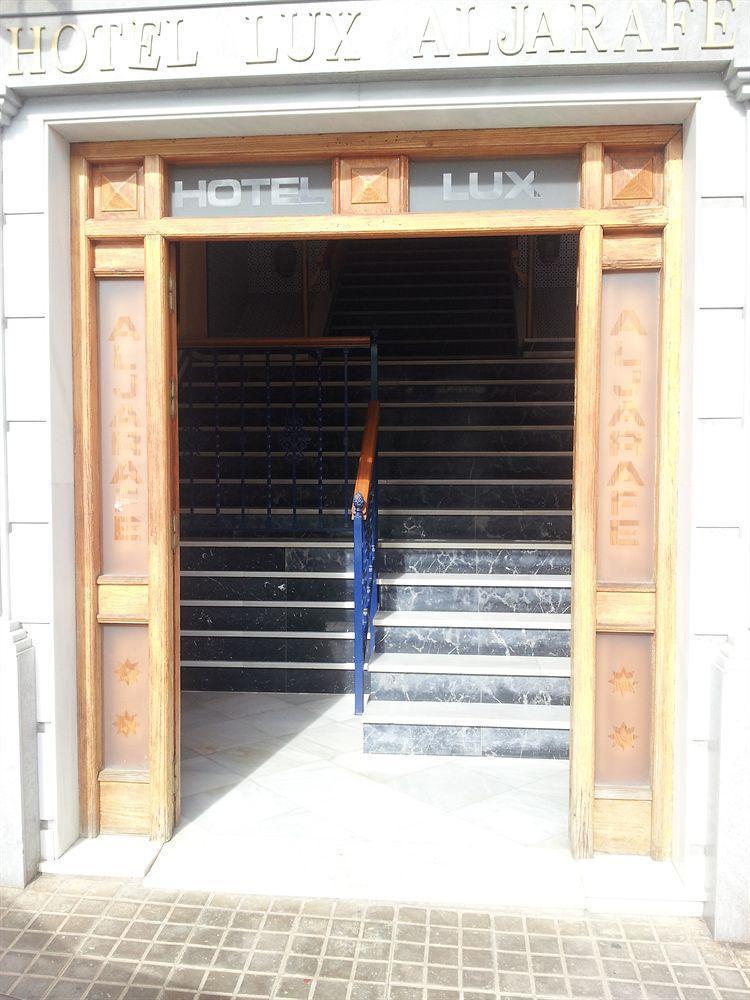מאיירנה דל אלחראפה Hotel Lux Aljarafe מראה חיצוני תמונה