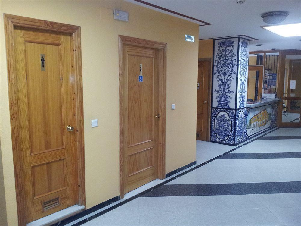 מאיירנה דל אלחראפה Hotel Lux Aljarafe מראה חיצוני תמונה