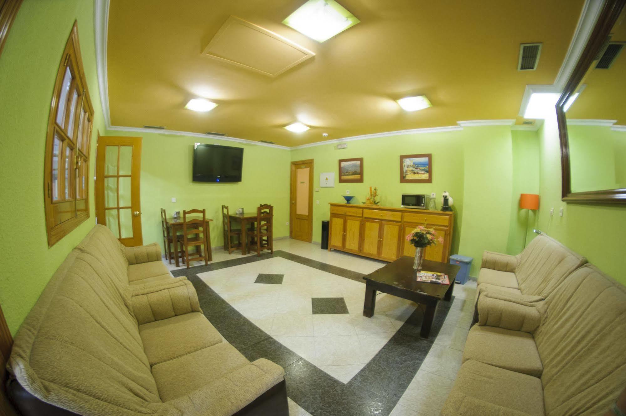 מאיירנה דל אלחראפה Hotel Lux Aljarafe מראה חיצוני תמונה