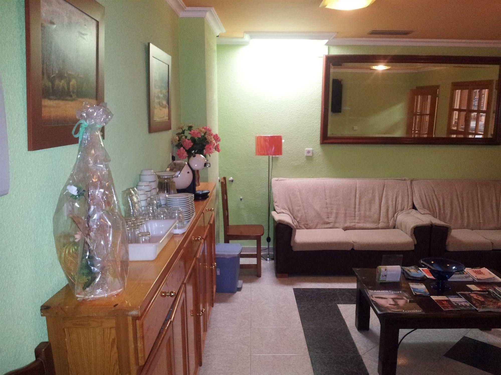 מאיירנה דל אלחראפה Hotel Lux Aljarafe מראה חיצוני תמונה