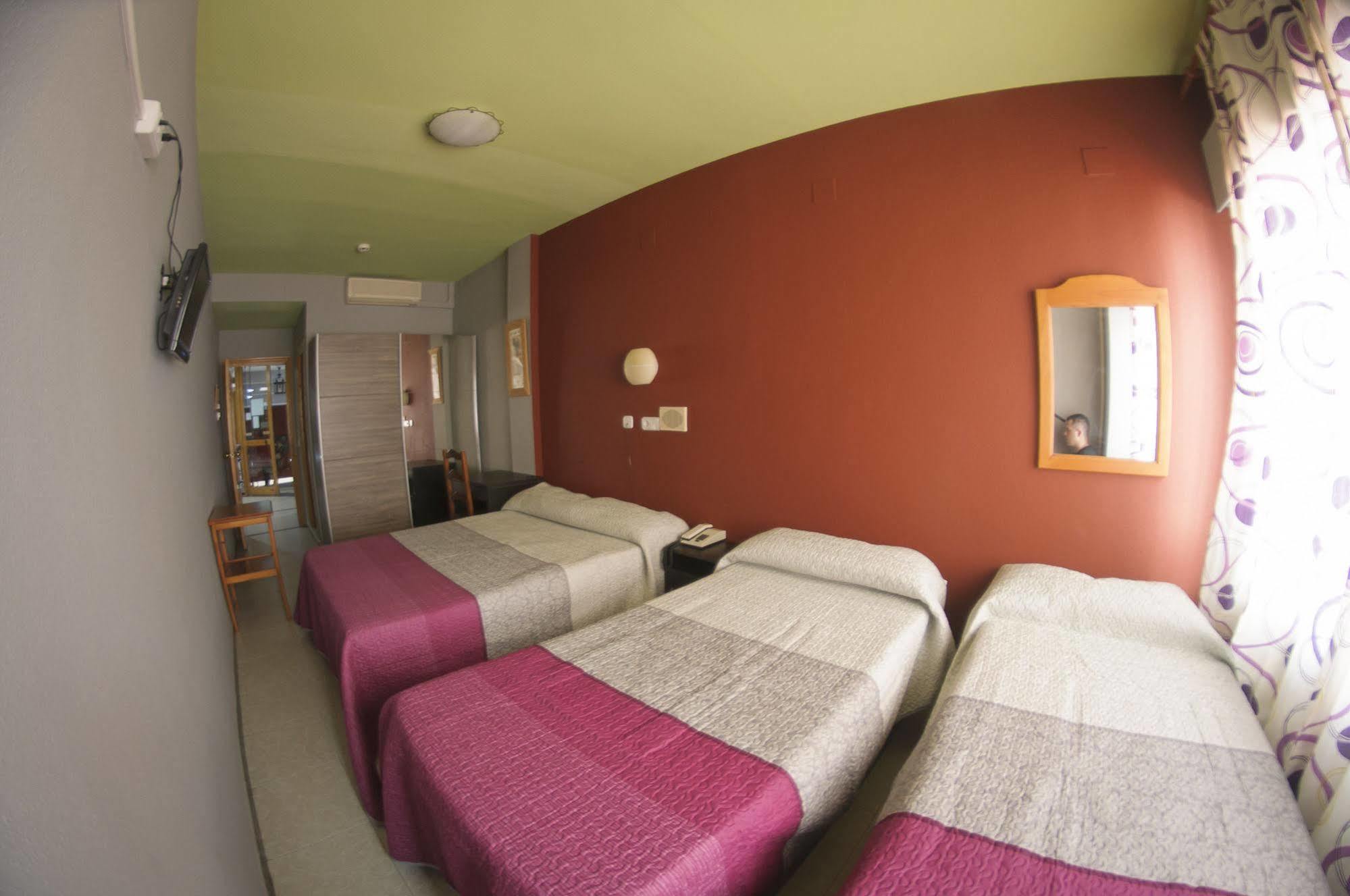 מאיירנה דל אלחראפה Hotel Lux Aljarafe מראה חיצוני תמונה