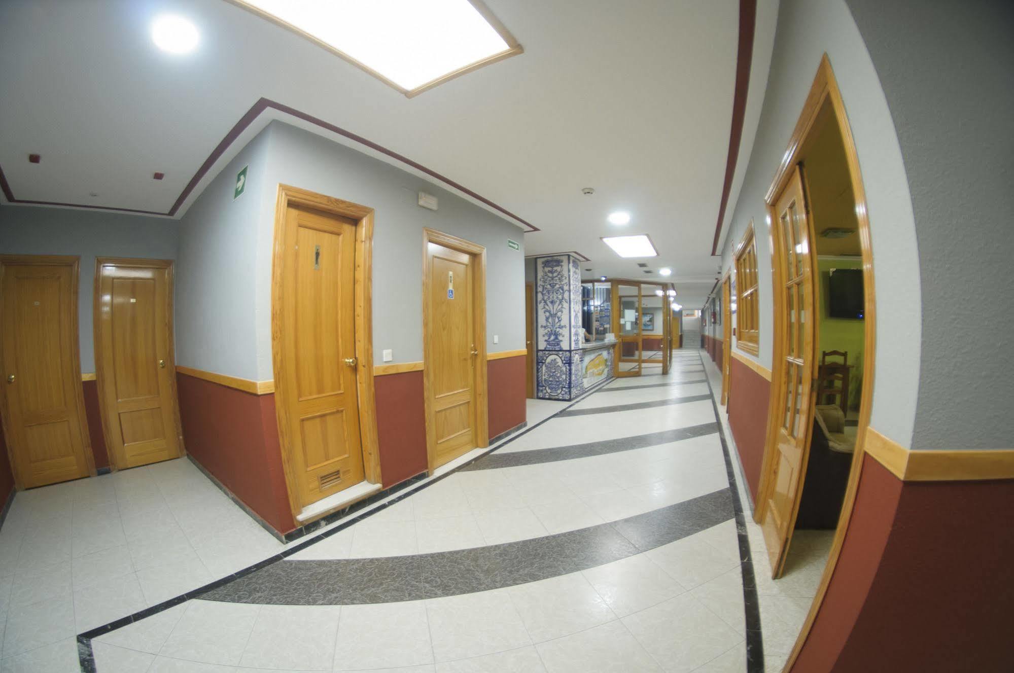 מאיירנה דל אלחראפה Hotel Lux Aljarafe מראה חיצוני תמונה