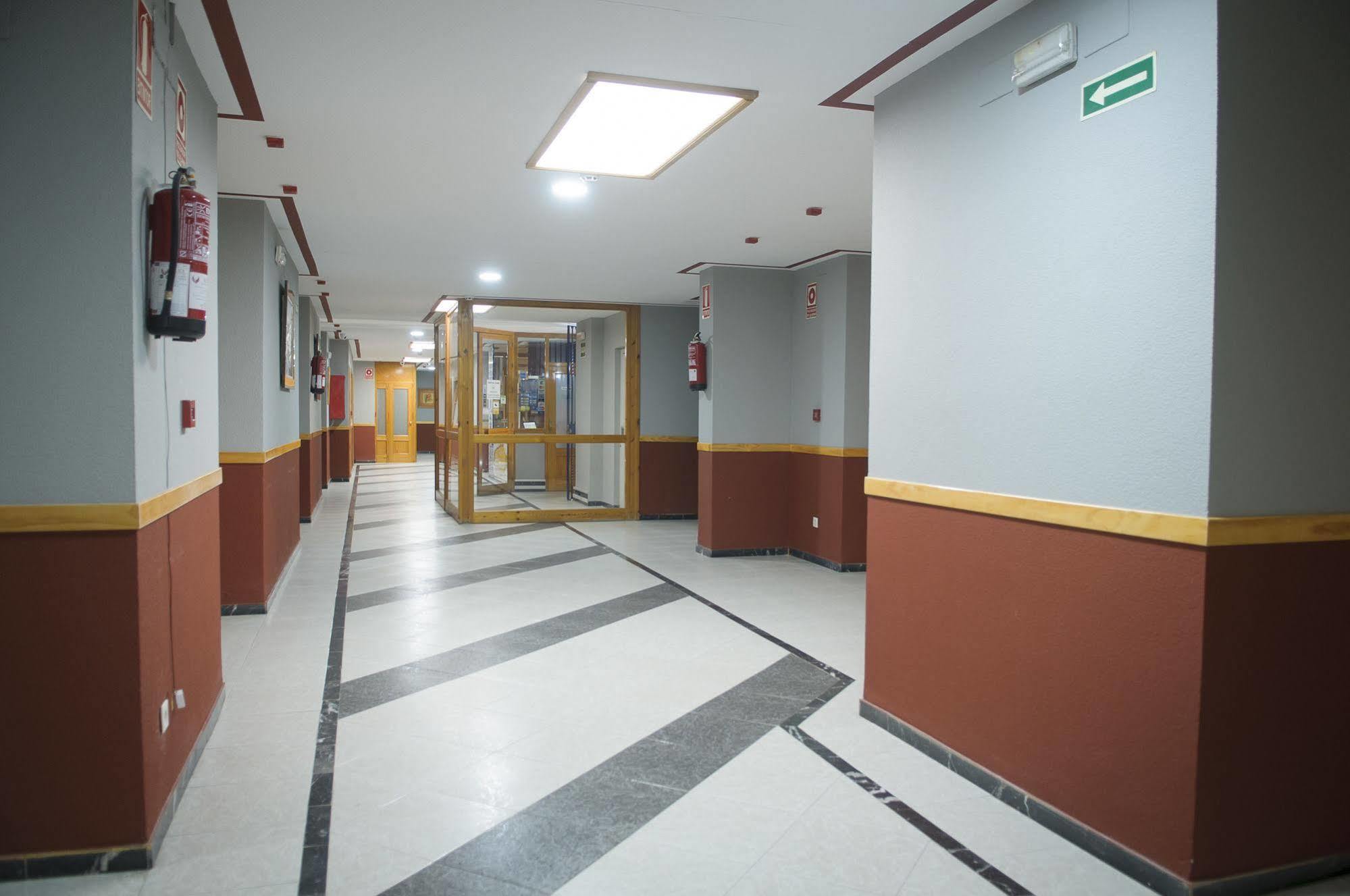 מאיירנה דל אלחראפה Hotel Lux Aljarafe מראה חיצוני תמונה