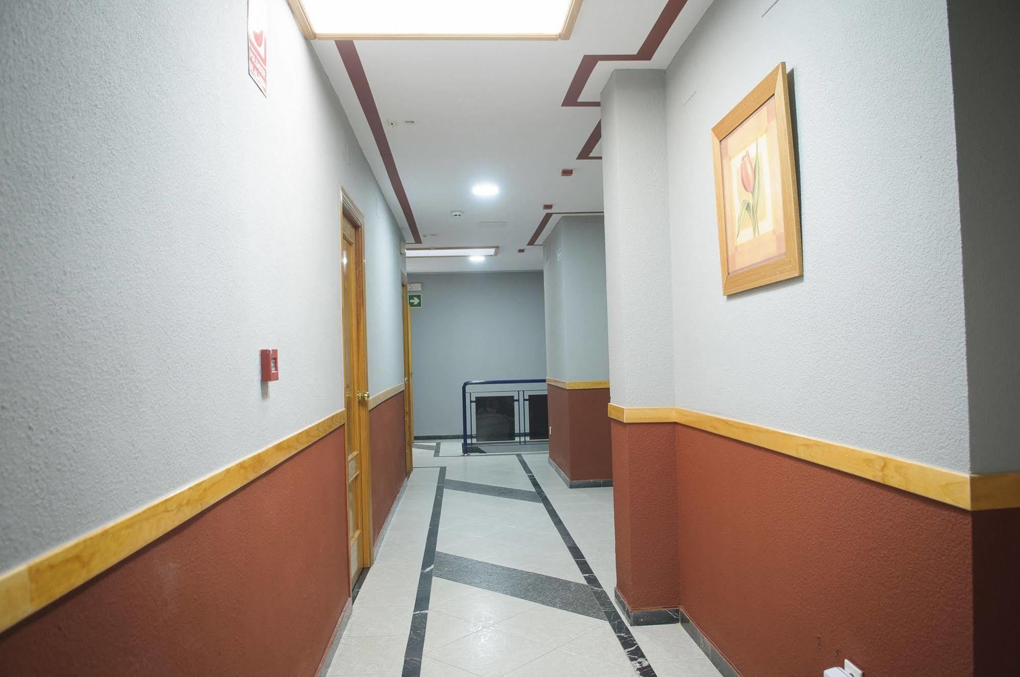 מאיירנה דל אלחראפה Hotel Lux Aljarafe מראה חיצוני תמונה