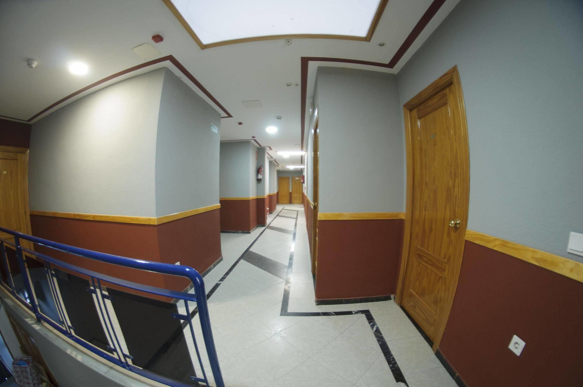 מאיירנה דל אלחראפה Hotel Lux Aljarafe מראה חיצוני תמונה