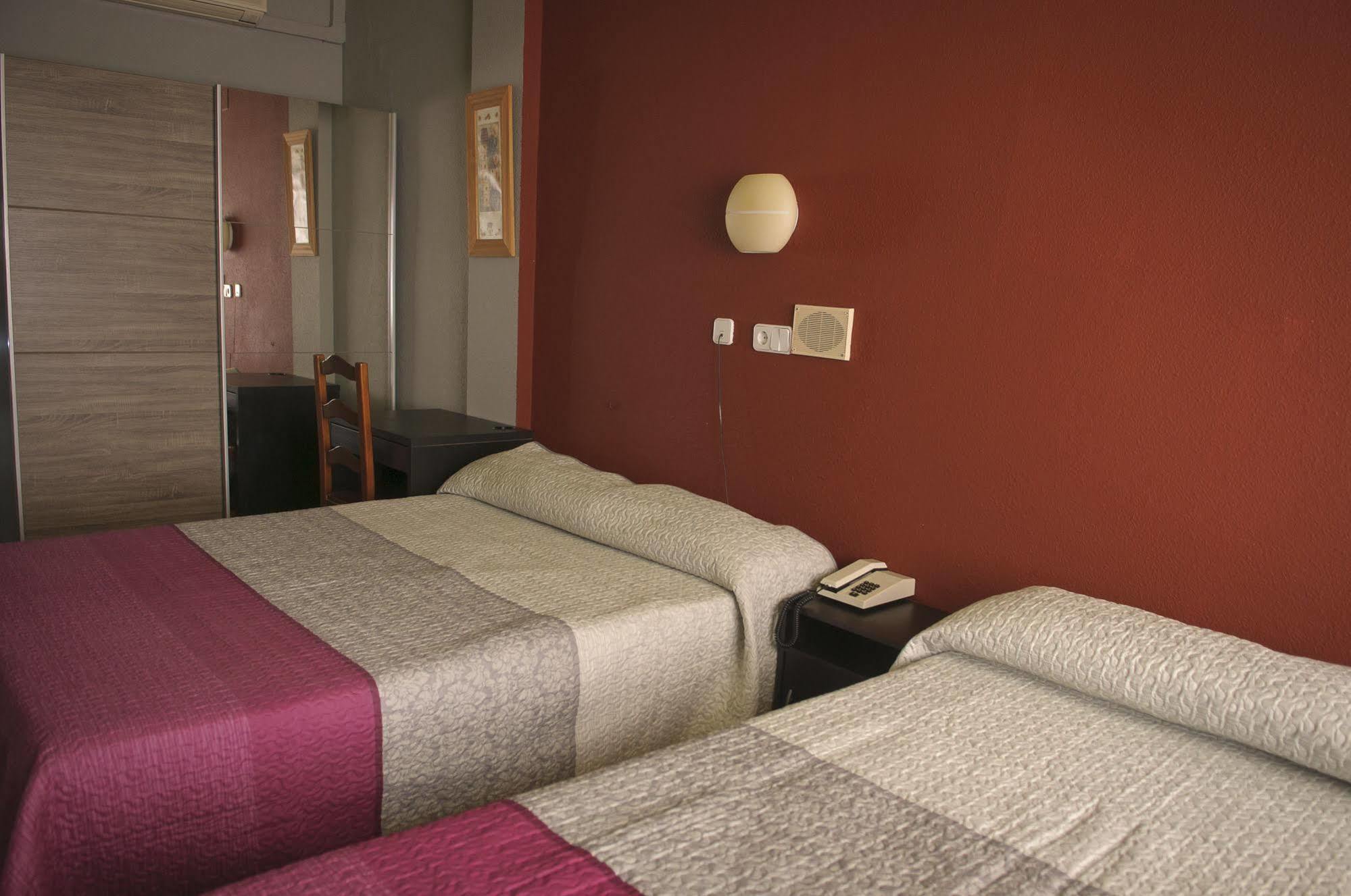 מאיירנה דל אלחראפה Hotel Lux Aljarafe מראה חיצוני תמונה